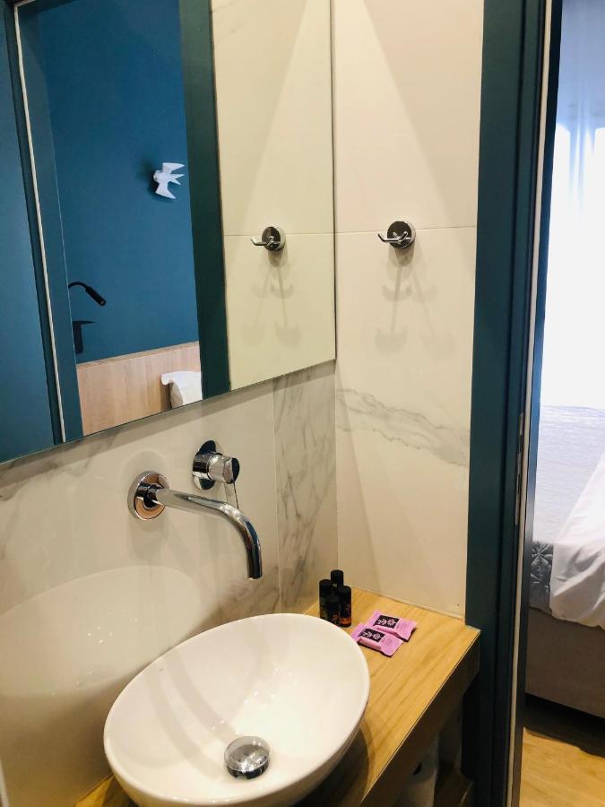 Metropolitan Complex Budget Room@faliro * Pireus